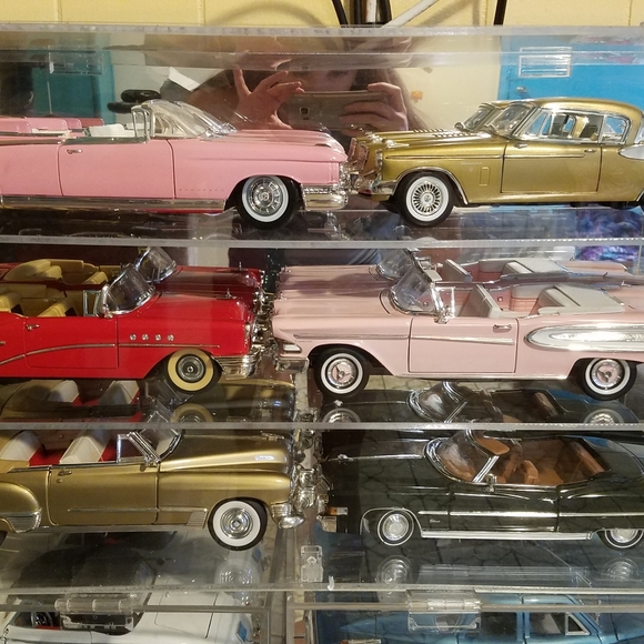 3 Diecast Model Car Display Cases 1:18 Scale With Cars - Picture 3 of 11